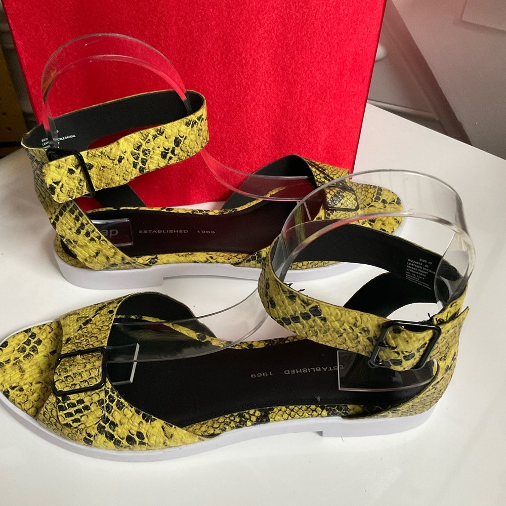 GAP Snakeskin Buckle Sandal Size 10